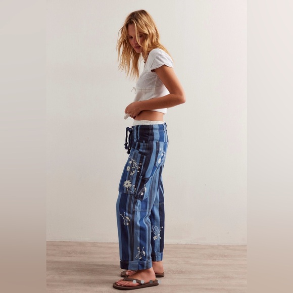 We The Free Blue Striped Cropped Pants - Picture 3 of 4